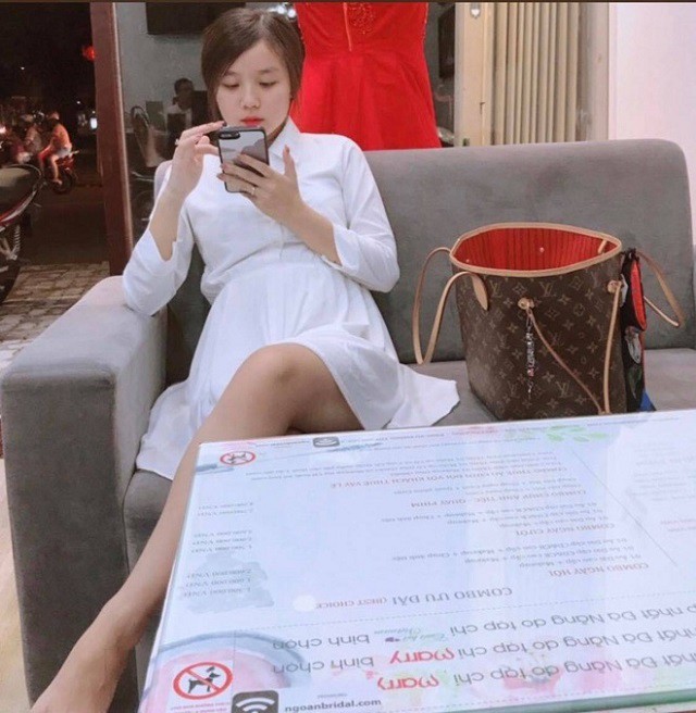 bat ngo voi hinh anh "lot xac" quyen ru cua vo cu hoai lam hinh 2