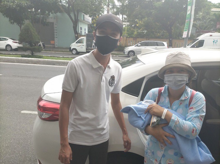 Đội xe phục vụ bà bầu đi sinh miễn phí ở Đà Nẵng