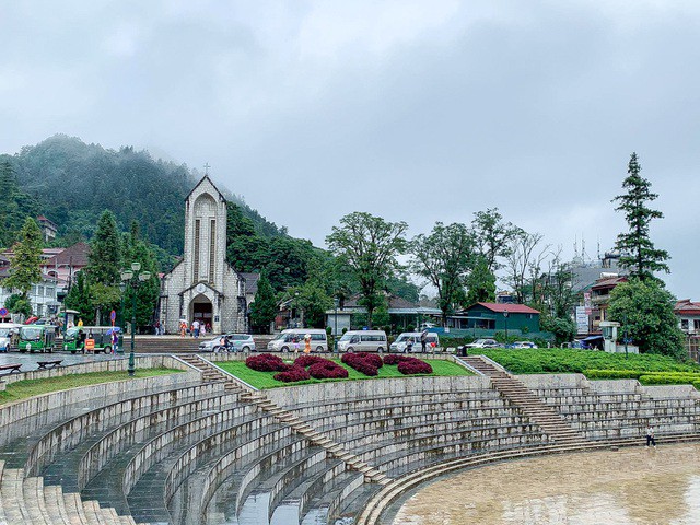 sa pa lang le, vang bong du khach vi covid-19 hinh 1