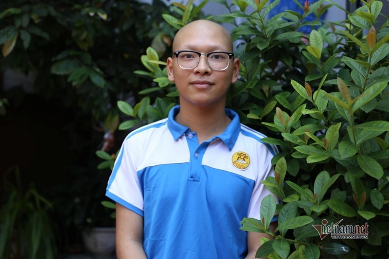 vua truyen xong hoa chat, nam sinh mac ung thu di thi tot nghiep thpt hinh 1