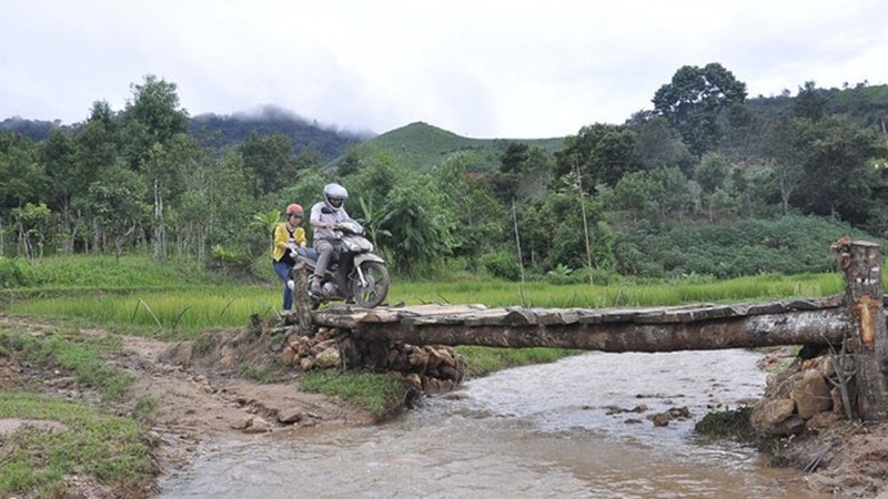 bức xúc chuyện 'đi hơn 100 km để rút vài trăm ngàn tiền lương' hình 1 buc xuc chuyen 'di hon 100 km de rut vai tram ngan tien luong' hinh 1