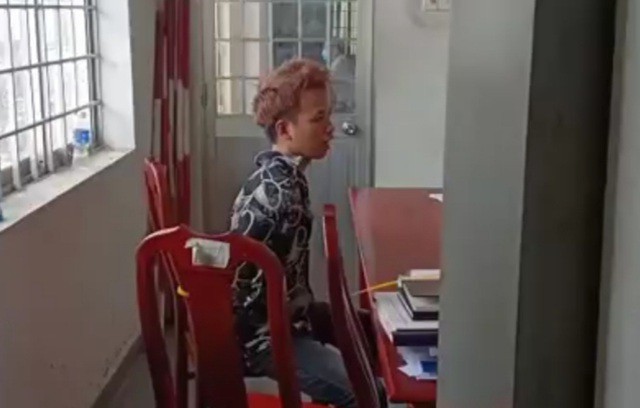 gay tai nan roi bo chay, khi bi bat van ngoi lac lu tren xe hinh 2