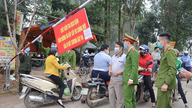 vao tam dich covid-19 son loi, vinh phuc hinh 1