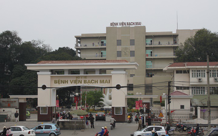 benh vien bach mai ra thong bao khan, tam dung kham benh theo yeu cau hinh 1