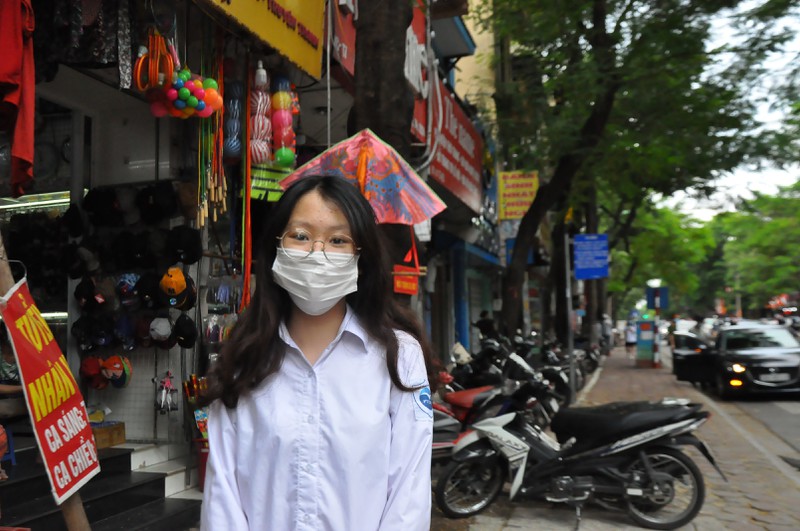 thi sinh bat ngo vi de thi ngu van khong hoi ve dich covid-19 hinh 3