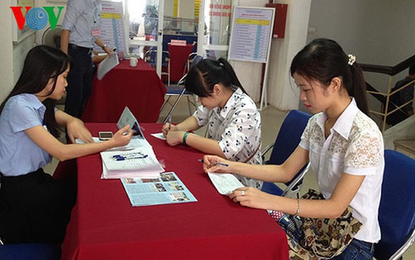 trung tam dich vu viec lam tro thanh diem tua cho lao dong mua dich hinh 2