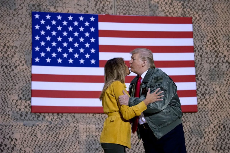 tong thong trump tung tham can cu quan su vua bi tan cong o iraq hinh 10