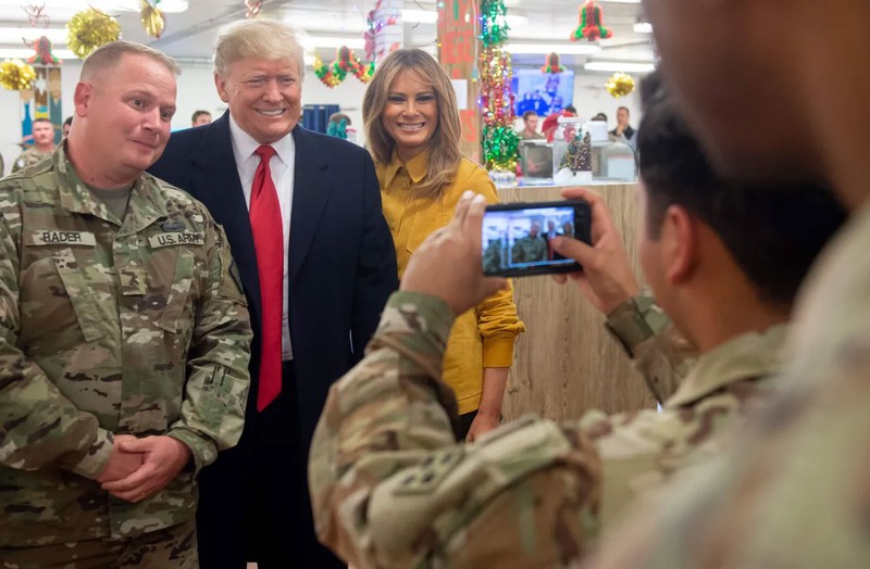 tong thong trump tung tham can cu quan su vua bi tan cong o iraq hinh 2