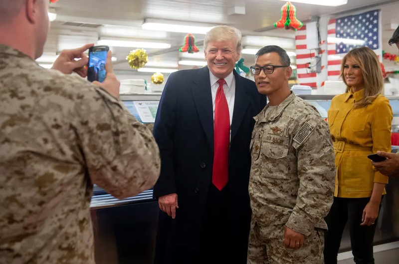 tong thong trump tung tham can cu quan su vua bi tan cong o iraq hinh 3