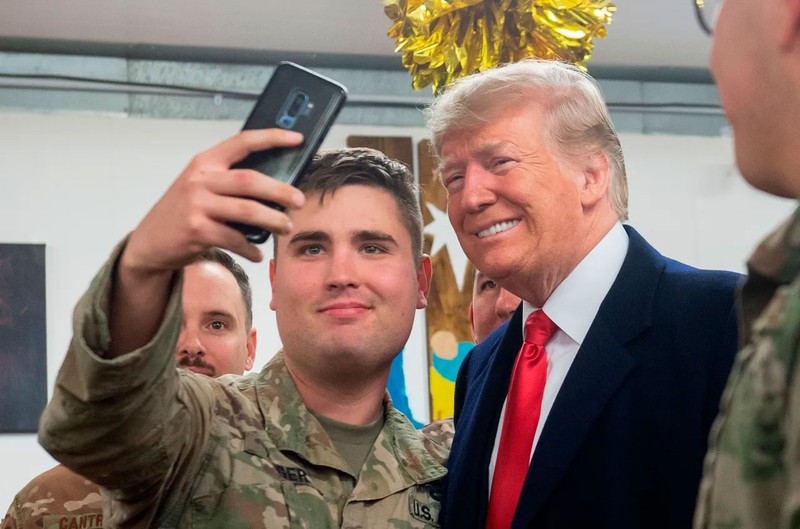 tong thong trump tung tham can cu quan su vua bi tan cong o iraq hinh 6