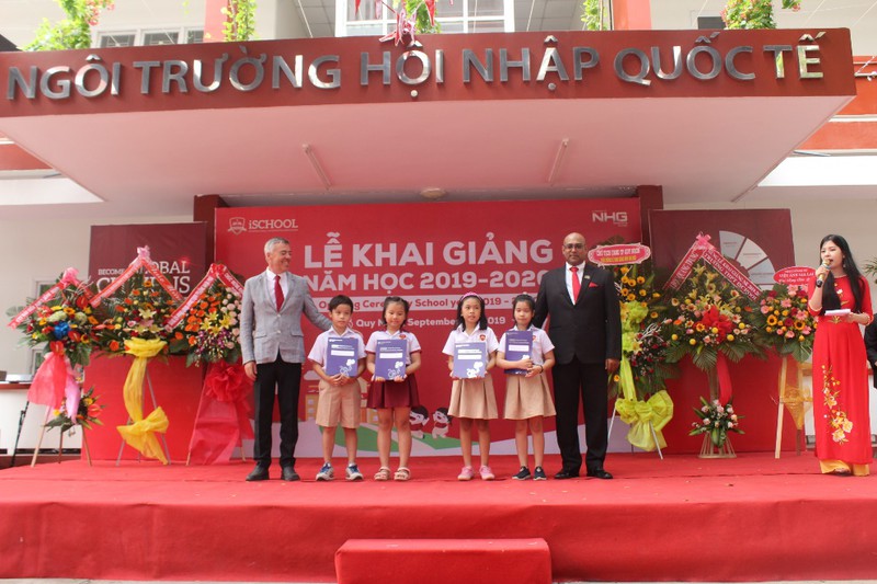 he thong giao duc nguyen hoang voi ngay khai giang dang nho hinh 9