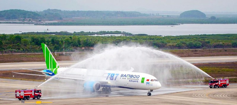 bamboo airways don may bay than rong boeing 787-9 dreamliner hinh 1