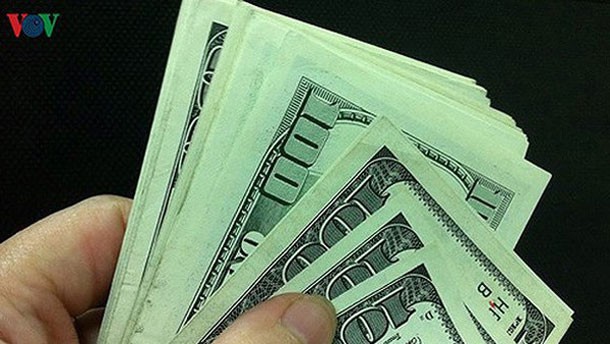 nhieu ngan hang giam gia mua usd hinh 1