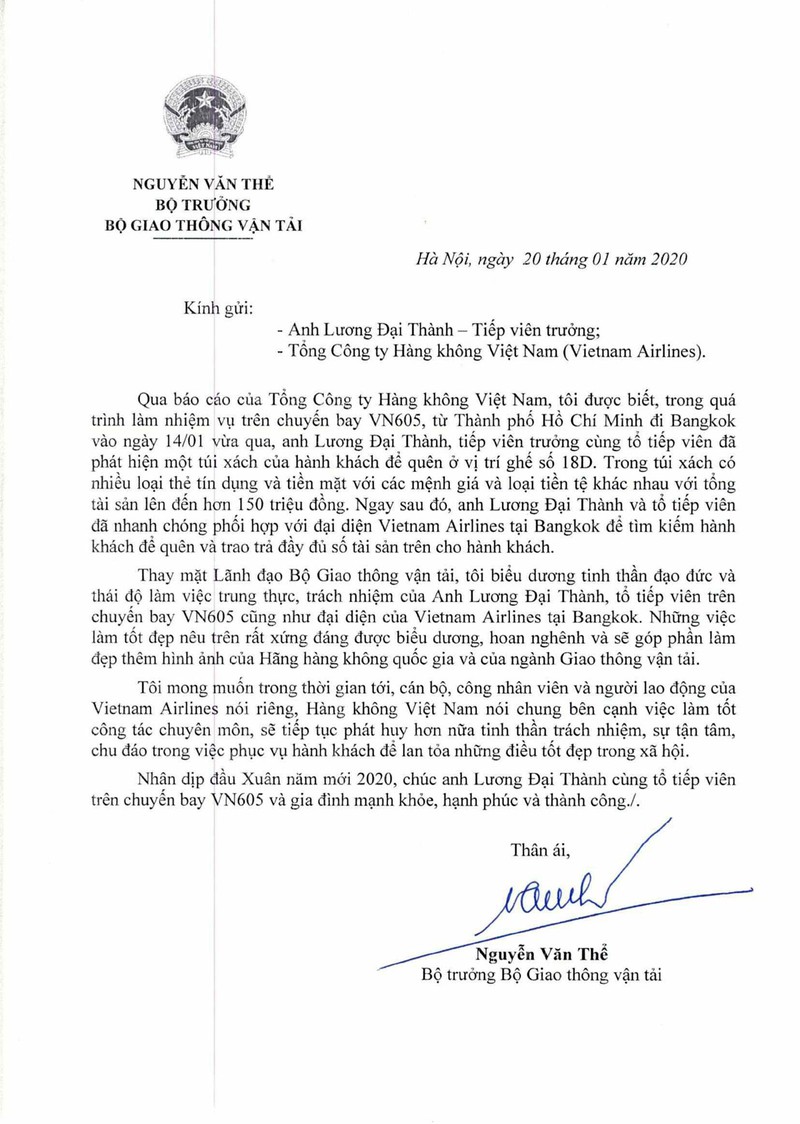 bo truong nguyen van the bieu duong 2 tiep vien cua vietnam airlines hinh 1