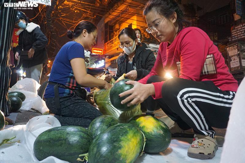 vuong dich corona, nhieu hang nong san chay ve thu do cho giai cuu hinh 7