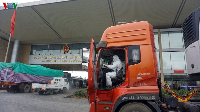 van con ton gan 400 xe nong san xuat khau tai khu vuc bien gioi hinh 1