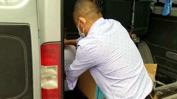 shipper "chong mat" khi nhu cau mua sam online tang cao trong mua dich covid-19 hinh 1