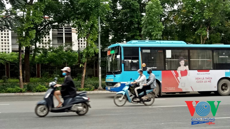 xe buyt ha noi hoat dong the nao trong nhung ngay dau giam gian cach? hinh 12