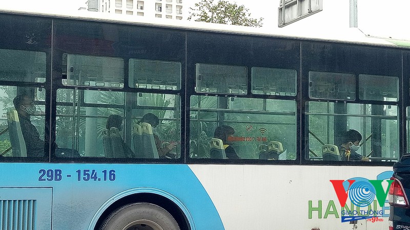 xe buyt ha noi hoat dong the nao trong nhung ngay dau giam gian cach? hinh 13