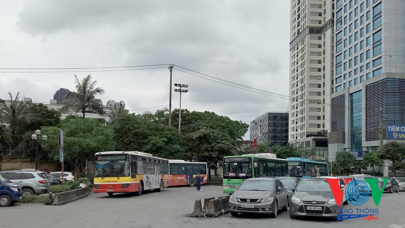 xe buyt ha noi hoat dong the nao trong nhung ngay dau giam gian cach? hinh 1