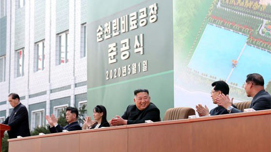 tong thong trump viet twitter sau su tro lai cua chu tich kim jong un hinh 1