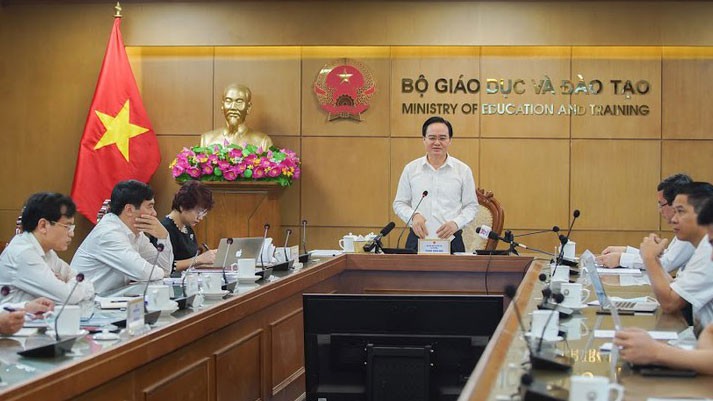 tu chu la nhiem vu, la co hoi nhung khong phai la cac truong muon lam gi thi lam hinh 1