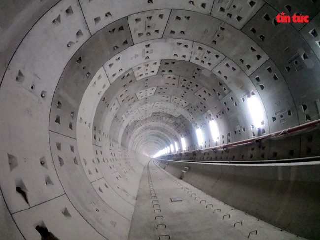 can canh ga ngam ba son cua tuyen metro ben thanh – suoi tien hinh 9