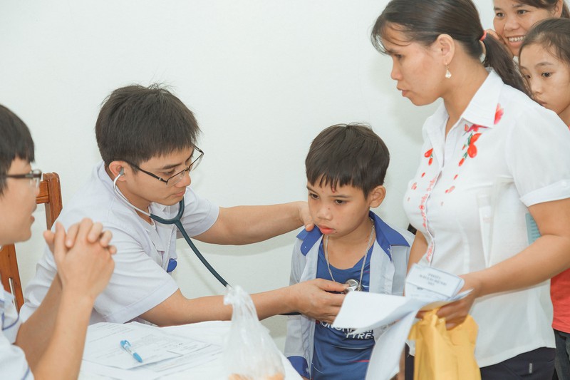 nhieu doanh nghiep tro thanh nha tai tro thuong nien "trai tim cho em" hinh 1
