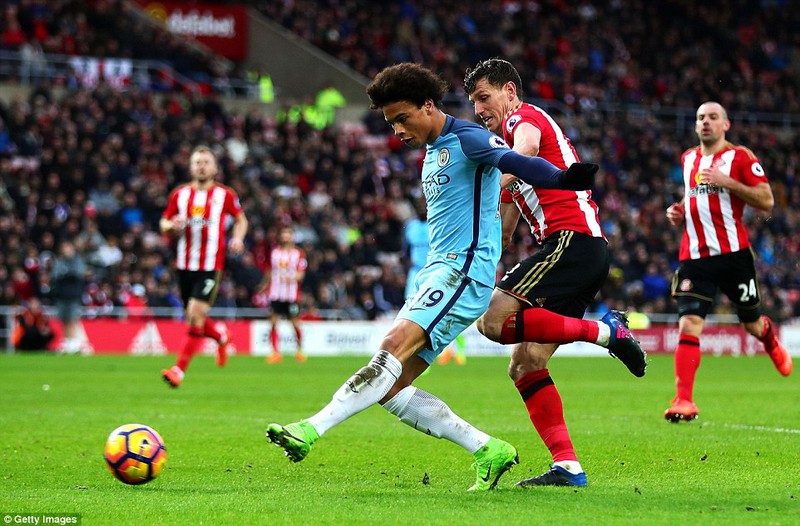 cham diem sunderland 0-2 man city: aguero, sane thua "lao tuong" toure hinh 13
