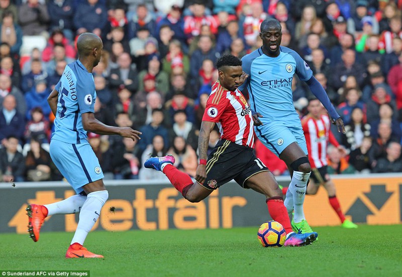 cham diem sunderland 0-2 man city: aguero, sane thua "lao tuong" toure hinh 10
