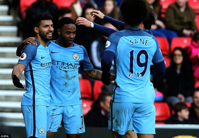 cham diem sunderland 0-2 man city: aguero, sane thua "lao tuong" toure hinh 12
