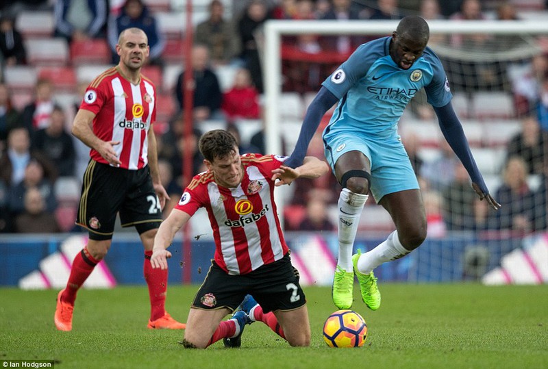 cham diem sunderland 0-2 man city: aguero, sane thua "lao tuong" toure hinh 2