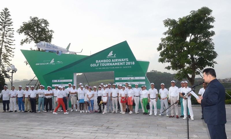 khoi tranh giai dau bamboo airways golf tournament 2018 hinh 1