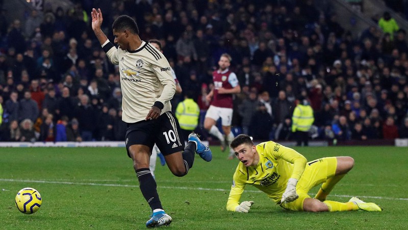 tuong thuat burnley 0-2 mu: vong 20 premier league 2019/2020 hinh 1
