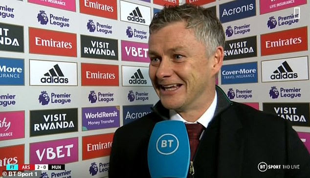 hlv solskjaer bi chi trich vi cuoi hon ho sau tran mu thua arsenal hinh 1