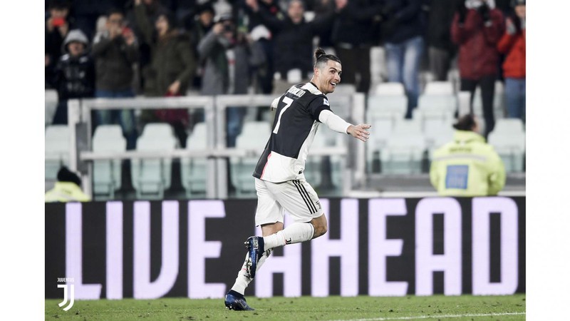 can canh: phong do choi sang cua ronaldo trong tran juventus 2-1 parma hinh 2