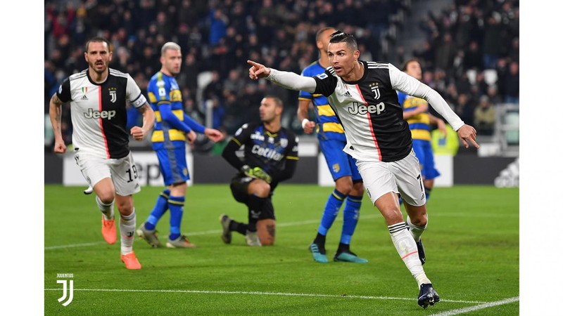can canh: phong do choi sang cua ronaldo trong tran juventus 2-1 parma hinh 7