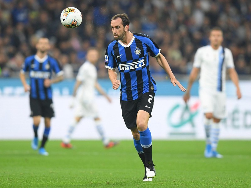 doi hinh ly tuong cua inter milan khi ashley young tai hop lukaku hinh 2