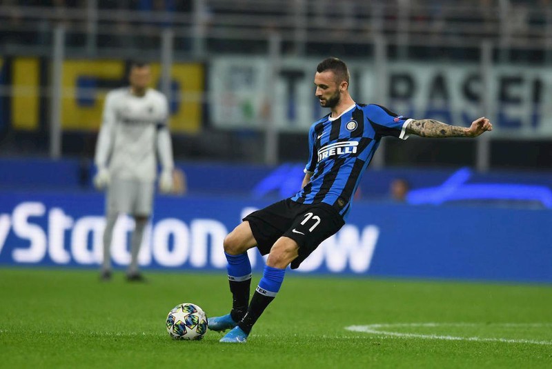 doi hinh ly tuong cua inter milan khi ashley young tai hop lukaku hinh 7