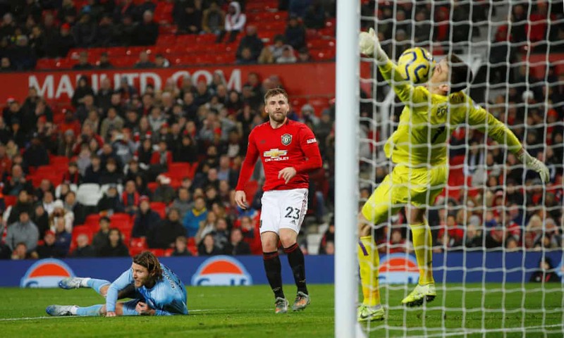 toan canh mu 0-2 burnley: ngay thi dau dang quen cua harry maguire hinh 12