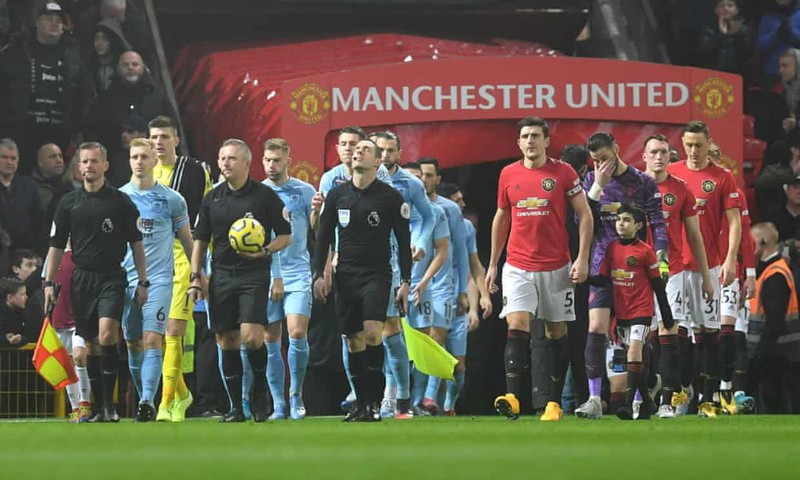 toan canh mu 0-2 burnley: ngay thi dau dang quen cua harry maguire hinh 1