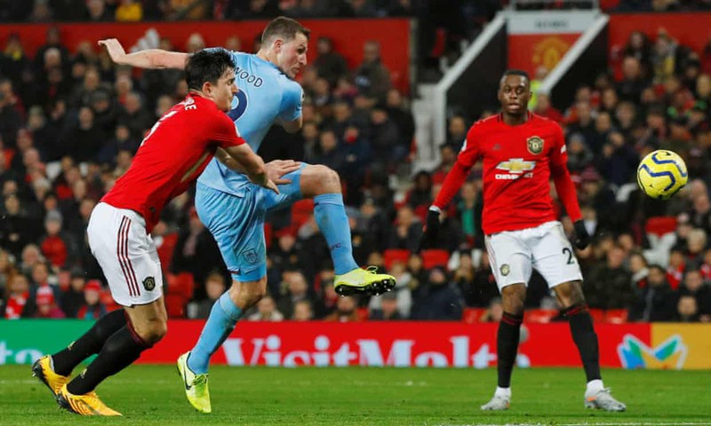 toan canh mu 0-2 burnley: ngay thi dau dang quen cua harry maguire hinh 5