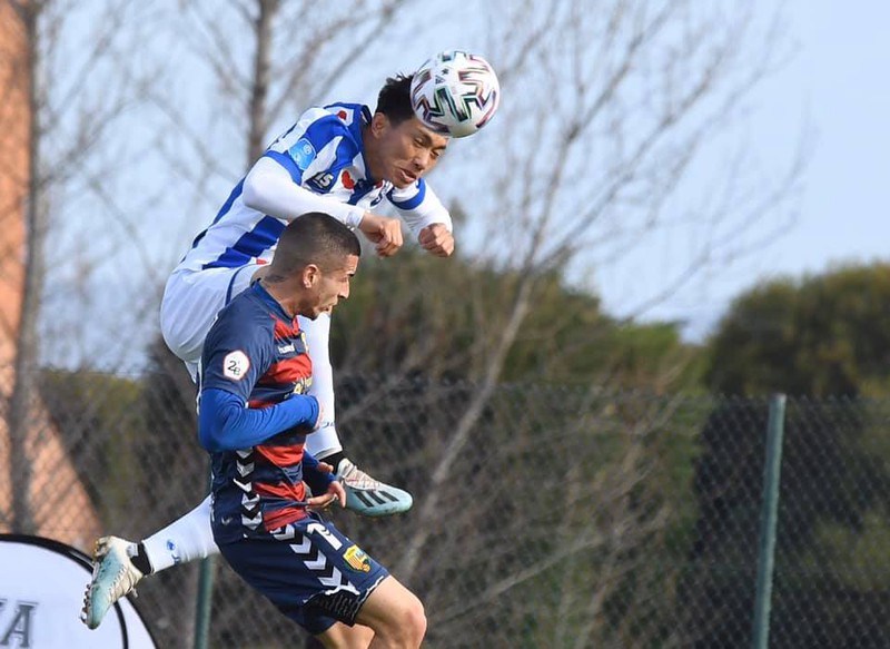 van hau va dong doi an mung heerenveen vao tu ket cup quoc gia ha lan hinh 9