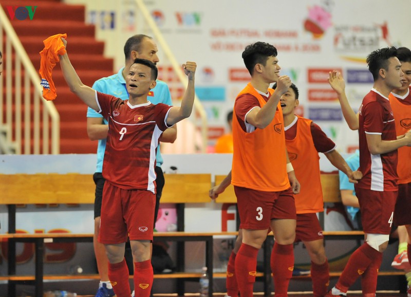 dt futsal viet nam miet mai tap luyen den sat tet canh ty hinh 1