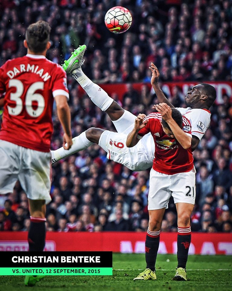 ronaldo, rooney va nhung pha "xe dap chong nguoc" dang cap the gioi hinh 8