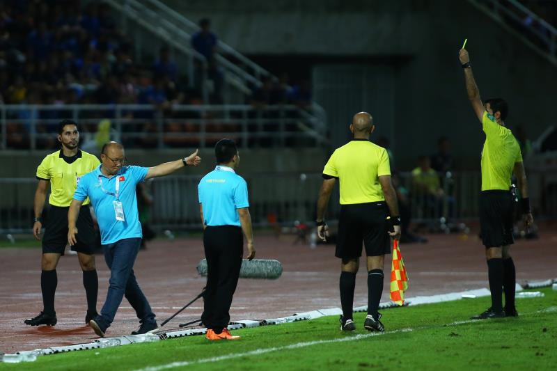 HLV Park Hang Seo có hoàn thành xong án phạt cấm chỉ đạo trước AFF Cup 2020? - 1