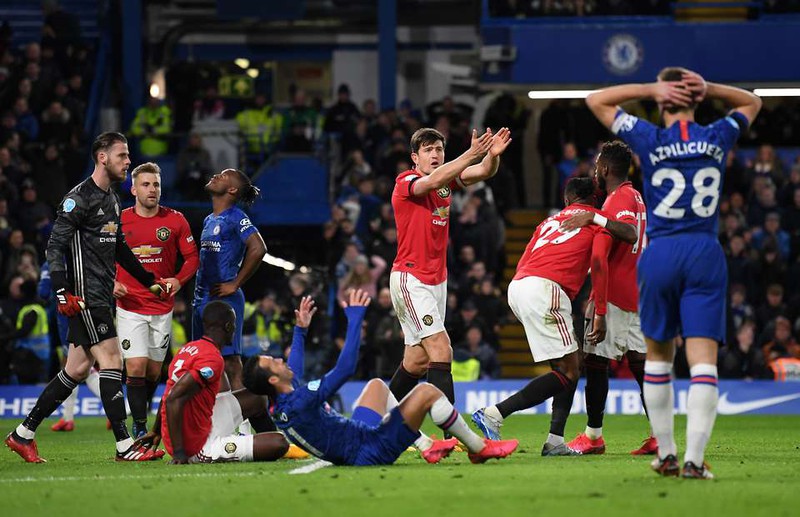 hai tinh huong gay tranh cai du doi trong tran mu thang chelsea 2-0 hinh 1