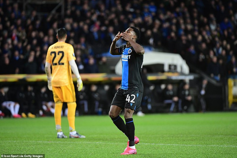 toan canh brugge 1-1 mu: romero sai da co martial sua hinh 1