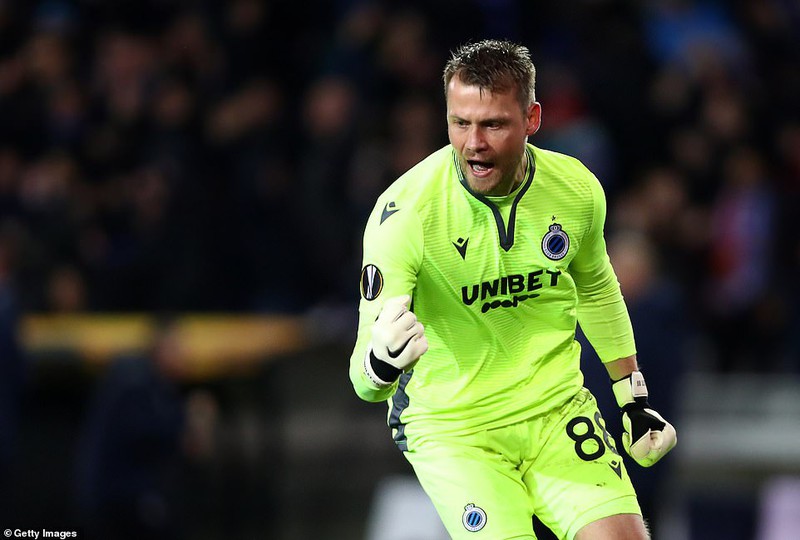 toan canh brugge 1-1 mu: romero sai da co martial sua hinh 4