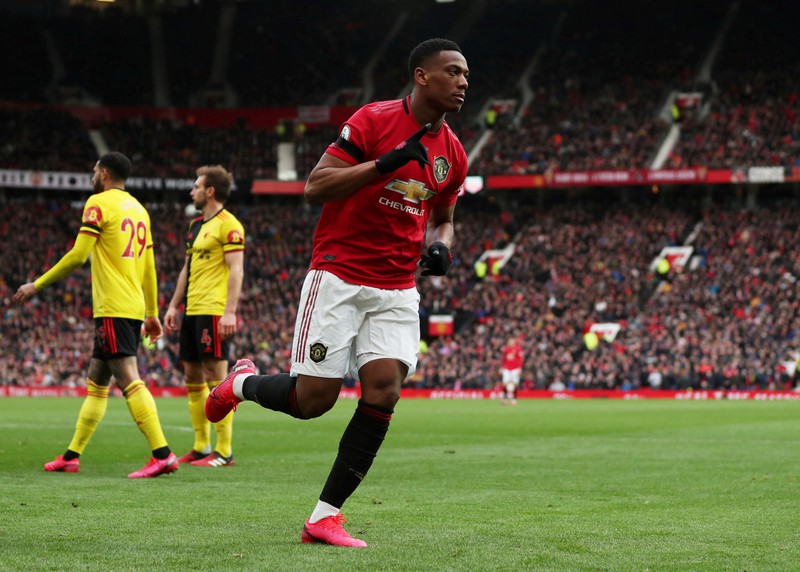 can canh: pha ghi ban dang cap cua martial trong tran mu 3-0 watford hinh 7